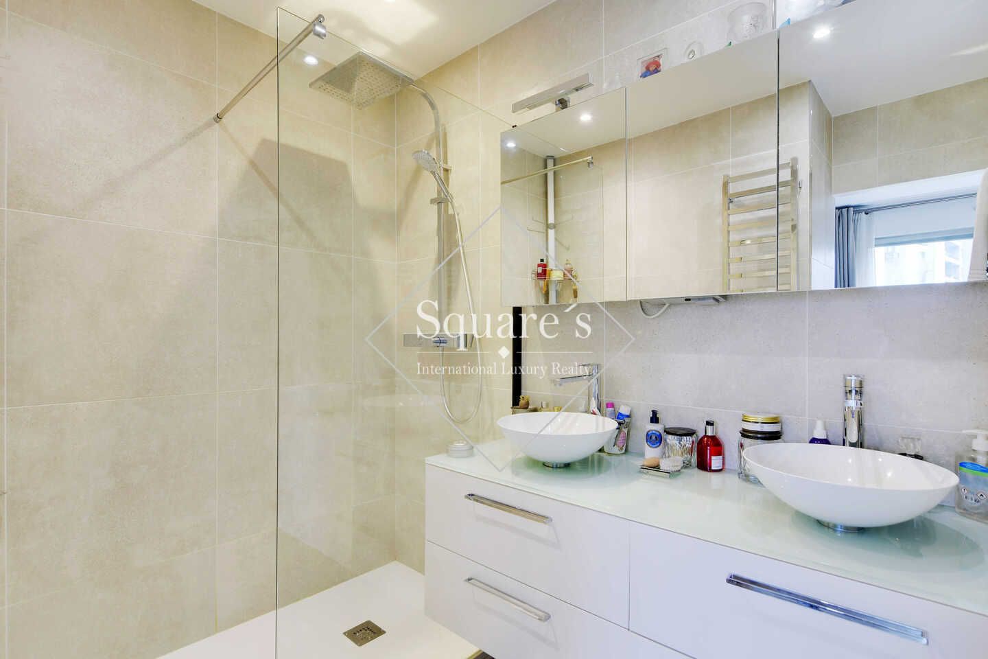 Sale Apartment Neuilly-sur-Seine 2 Rooms 72 m²