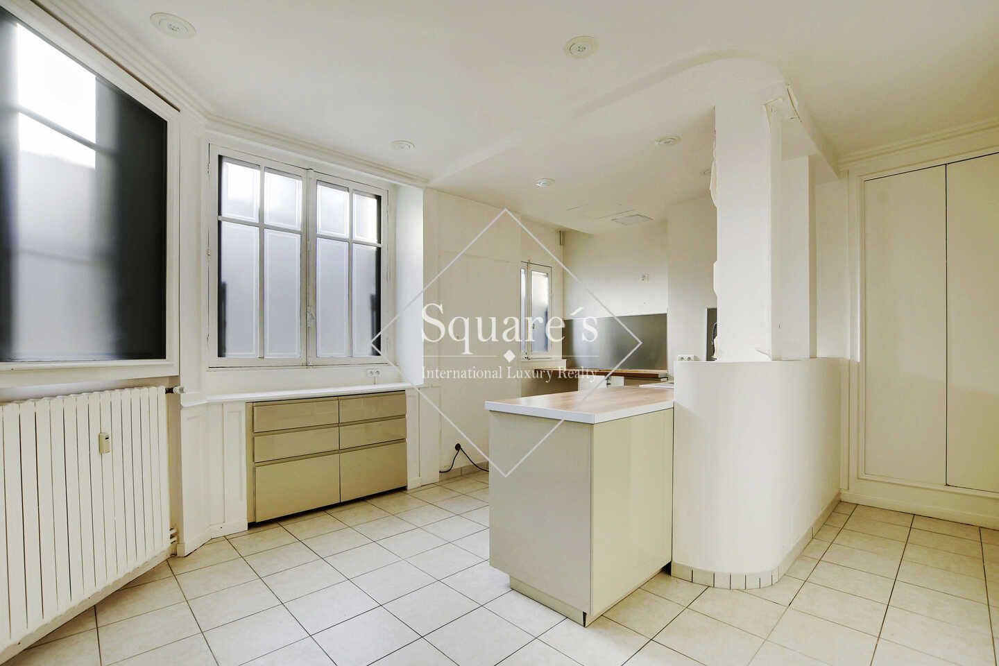 apartment 6 Rooms for sale on Neuilly-sur-Seine (92200) Sale Apartment Neuilly-sur-Seine 6 Rooms 169 m²