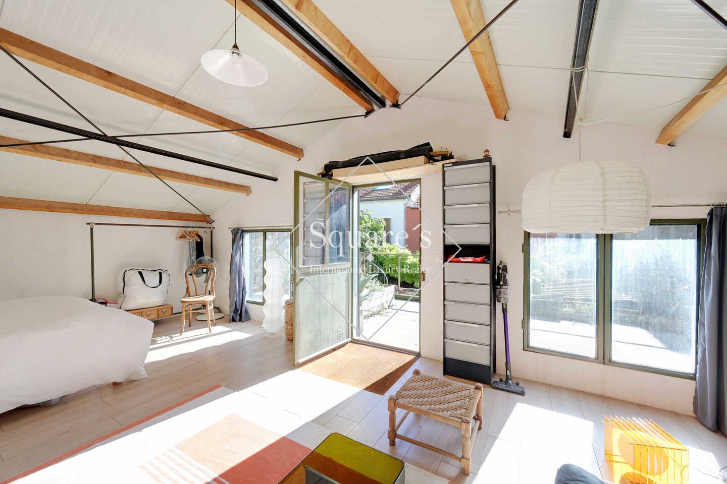 house 7 Rooms for sale on MONTREUIL (93100)