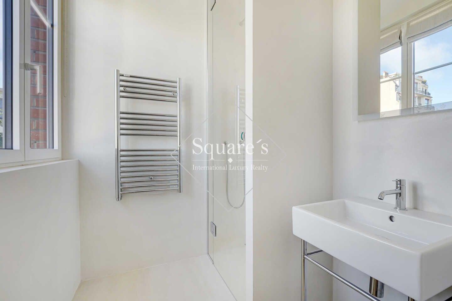 apartment 4 Rooms for sale on Neuilly-sur-Seine (92200)