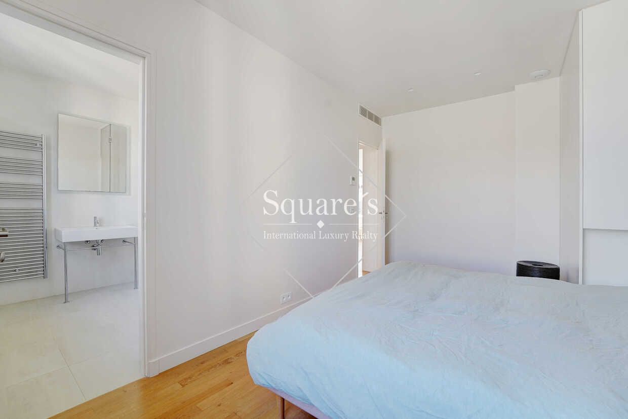 apartment 4 Rooms for sale on Neuilly-sur-Seine (92200)