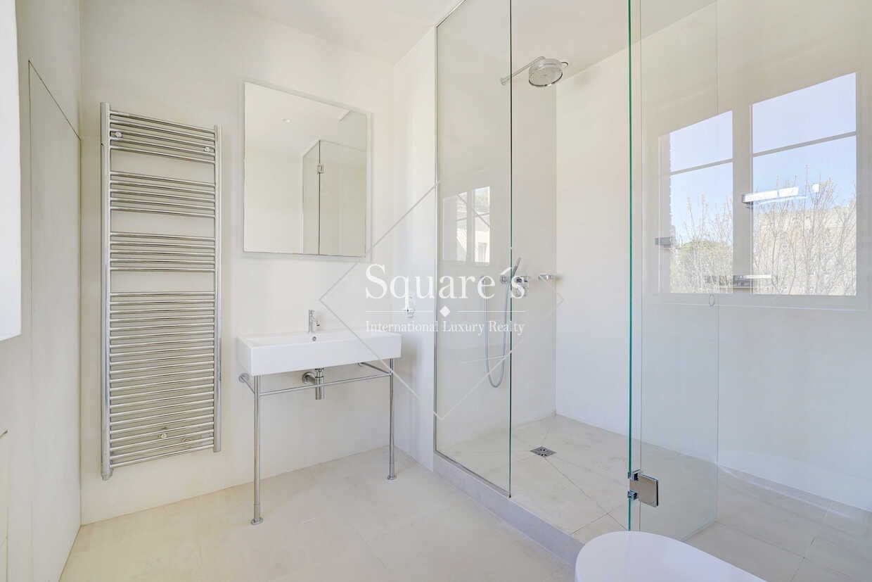 apartment 4 Rooms for sale on Neuilly-sur-Seine (92200)