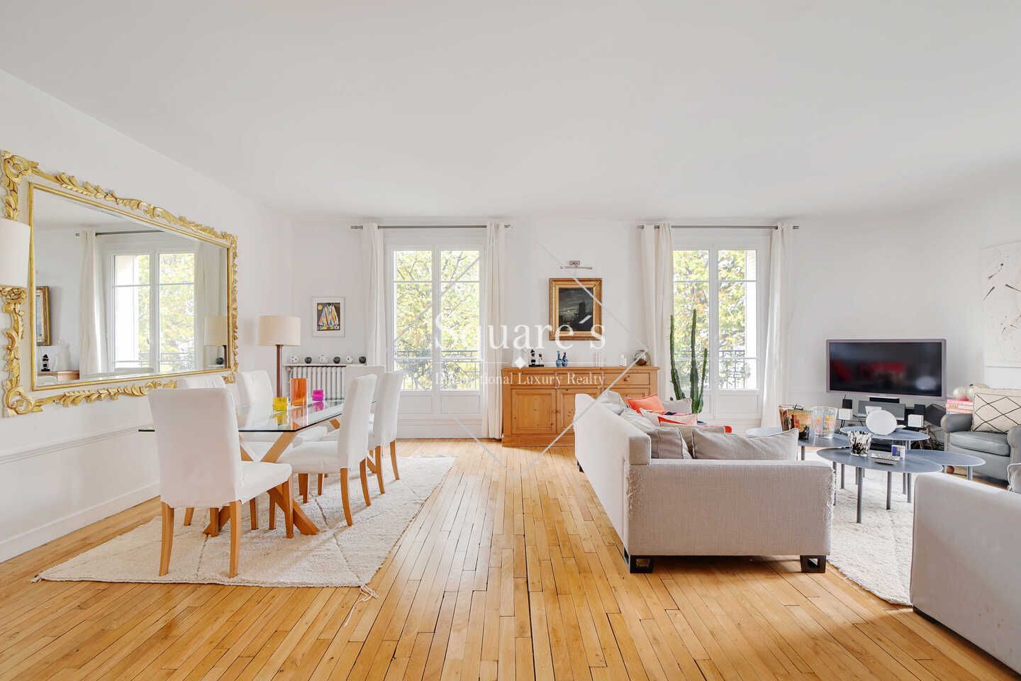 apartment 5 Rooms for sale on Neuilly-sur-Seine (92200)