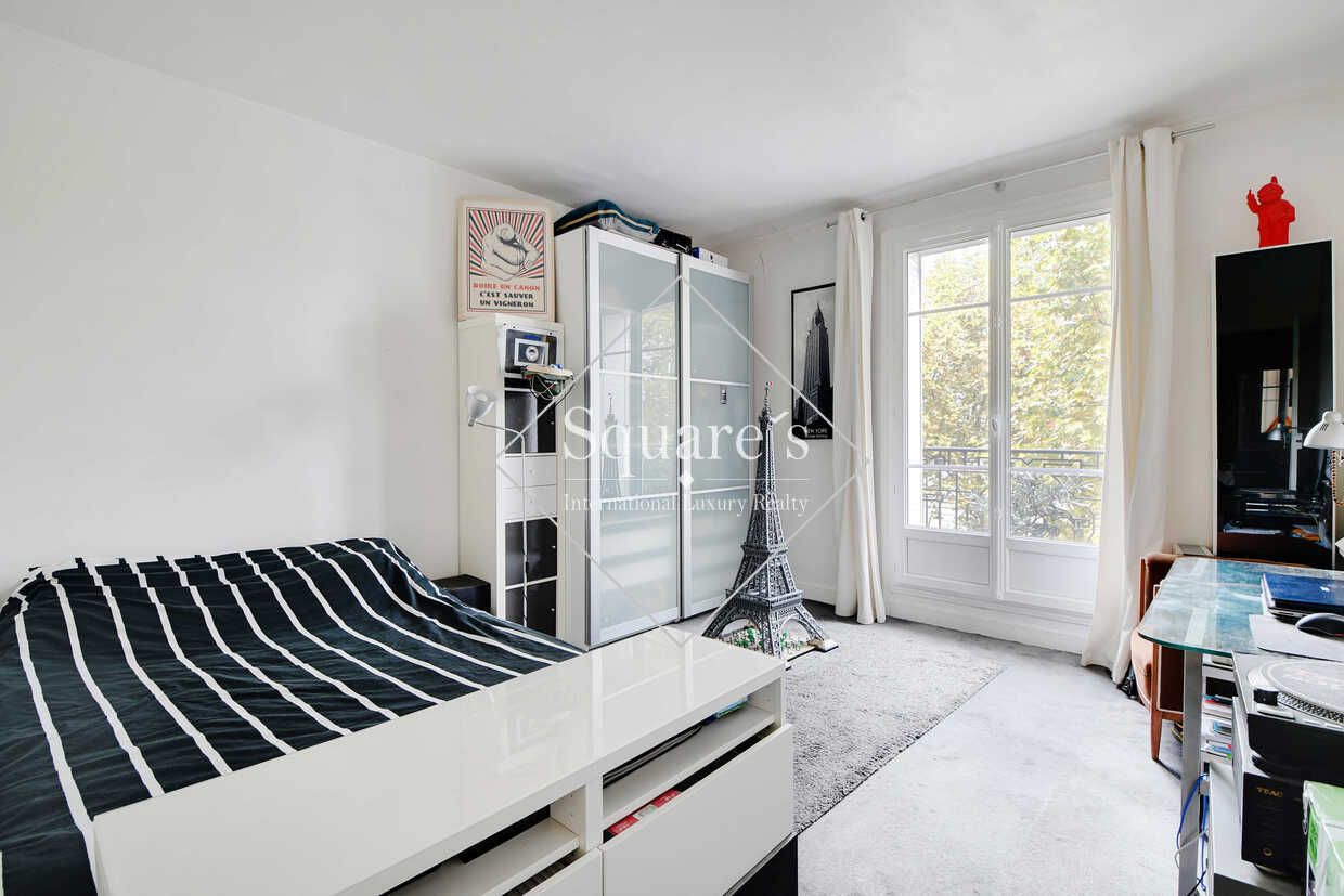apartment 5 Rooms for sale on Neuilly-sur-Seine (92200)