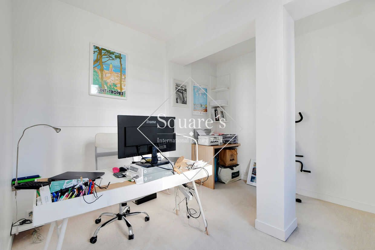 apartment 5 Rooms for sale on Neuilly-sur-Seine (92200)