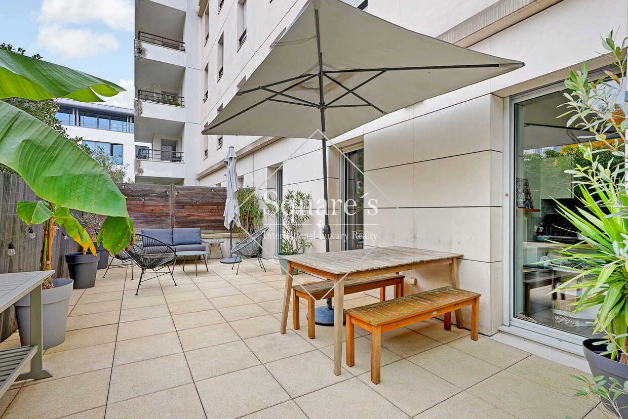 apartment 4 Rooms for sale on Saint-Cloud (92210)