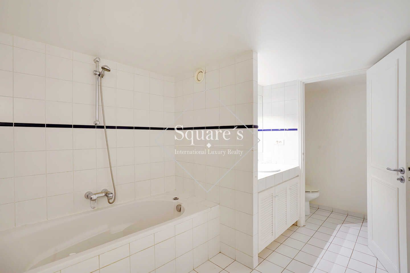 apartment 5 Rooms for sale on Paris 2ème (75002)