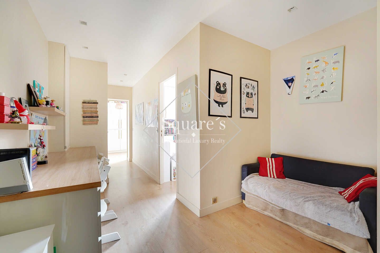 apartment 4 Rooms for sale on Neuilly-sur-Seine (92200)