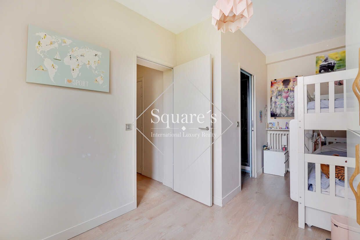 apartment 4 Rooms for sale on Neuilly-sur-Seine (92200)