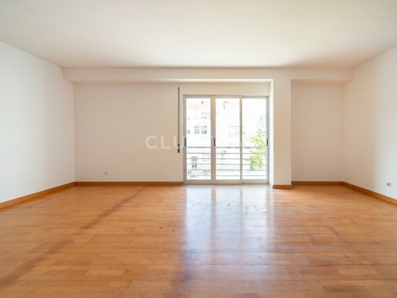 apartment 10 Rooms for sale on Sintra (2735)