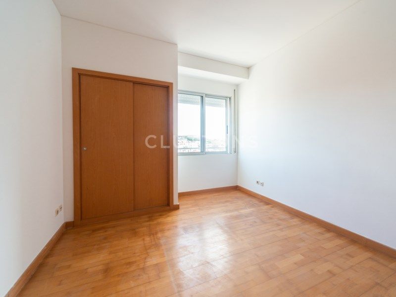 apartment 10 Rooms for sale on Sintra (2735)