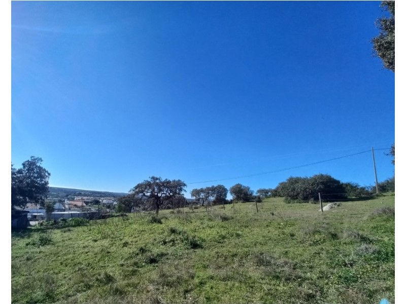 terrain en vente sur Évora (7000)