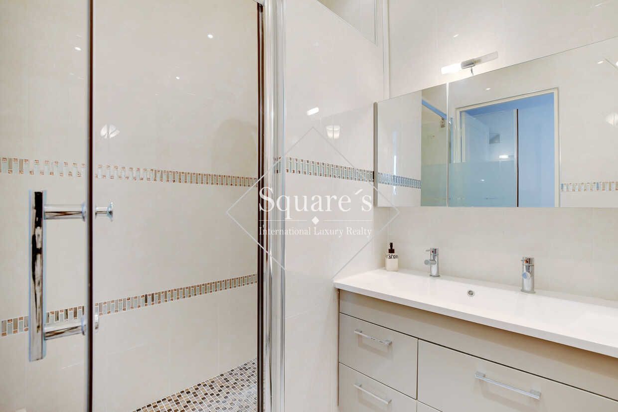 apartment 5 Rooms for sale on Paris 16ème (75016)