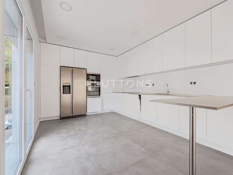 apartment 8 Rooms for sale on Cascais (2765)