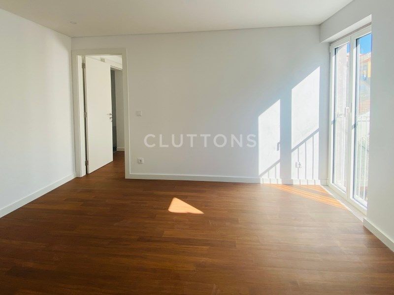 apartment 5 Rooms for sale on Lisboa (1170)