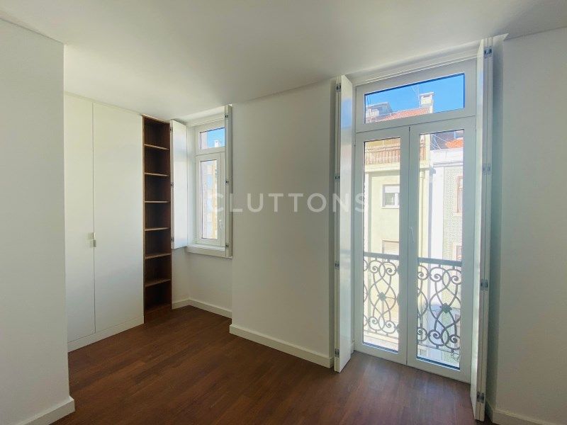 apartment 5 Rooms for sale on Lisboa (1170)