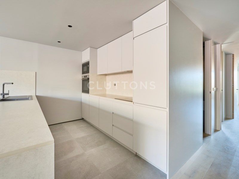apartment 6 Rooms for sale on Lisboa (1050)