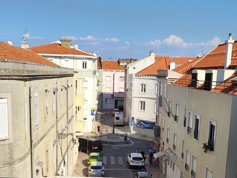 apartment 4 Rooms for sale on Lisboa (1900)