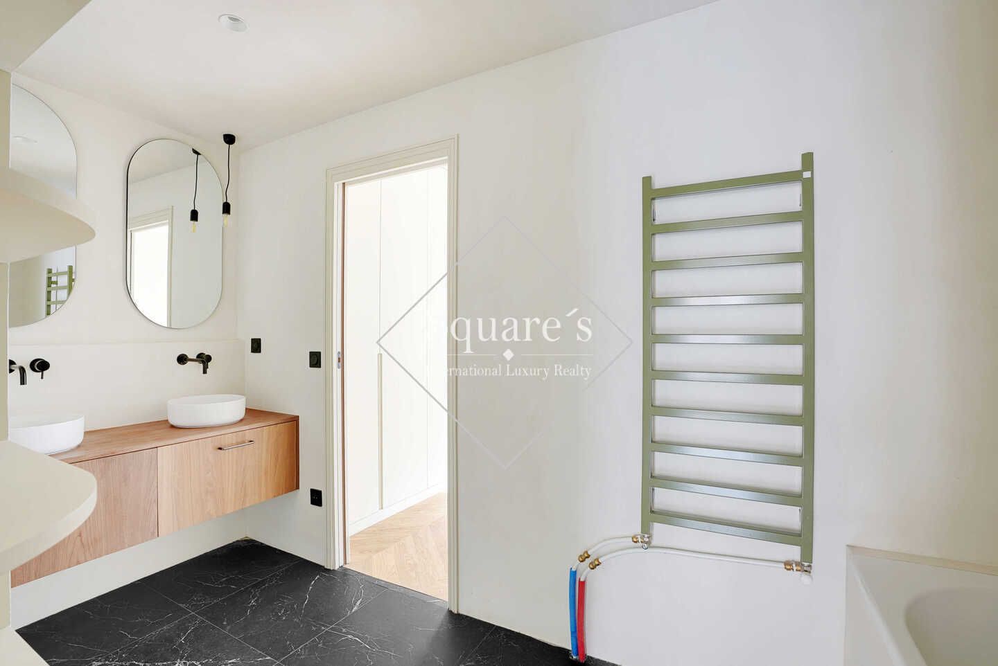 apartment 5 Rooms for sale on Paris 9ème (75009)