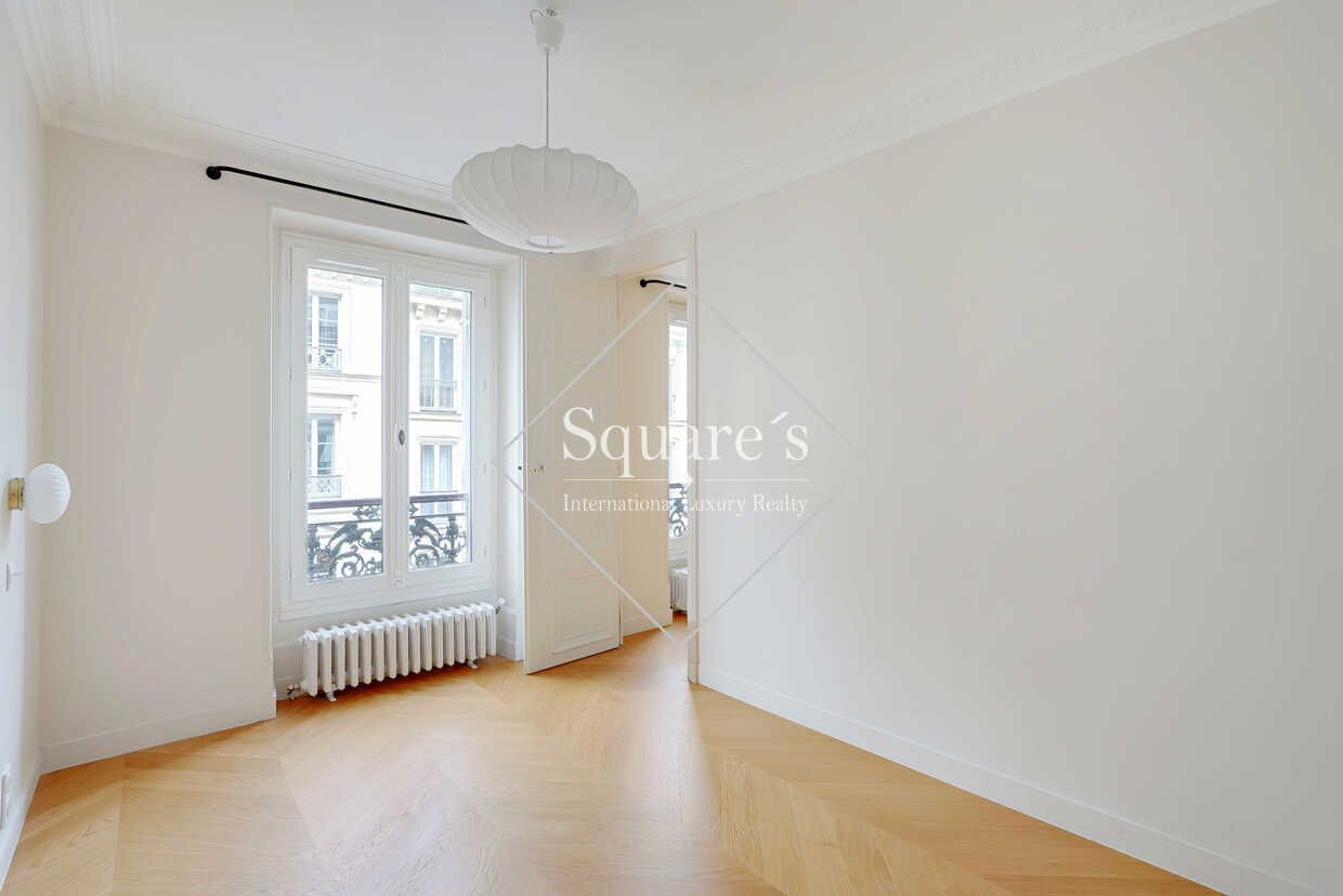 apartment 5 Rooms for sale on Paris 9ème (75009)