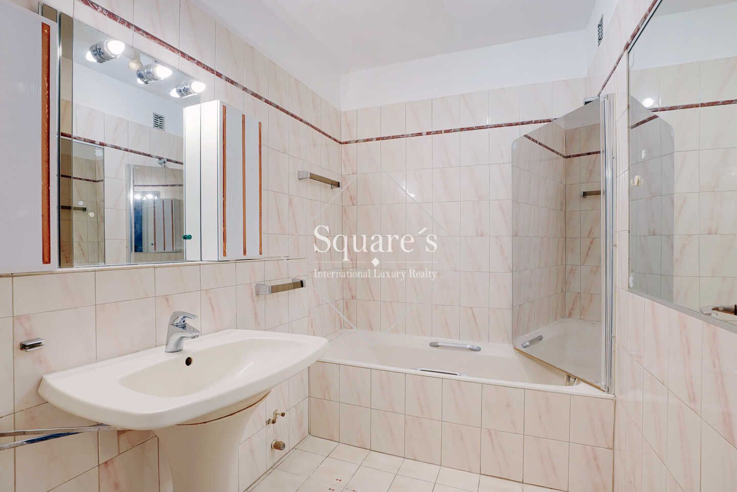 apartment 2 Rooms for sale on Neuilly-sur-Seine (92200)