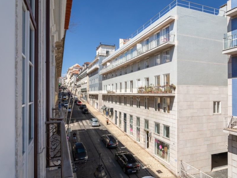 apartment 6 Rooms for sale on Lisboa (1200)