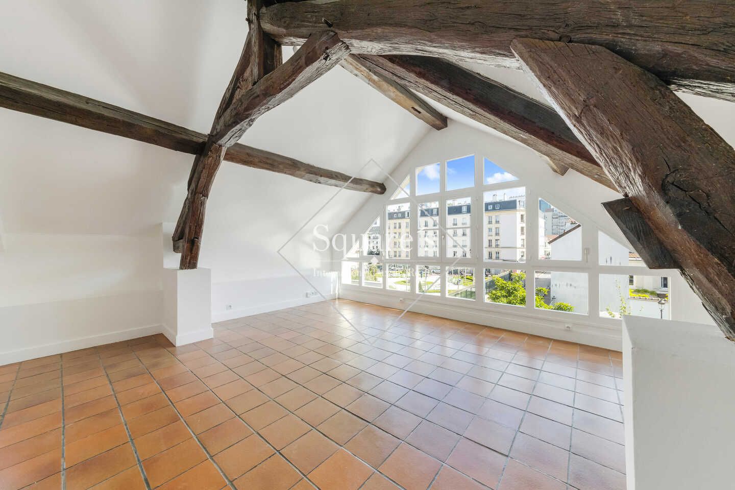 appartement 8 Pièces en vente sur Puteaux (92800)