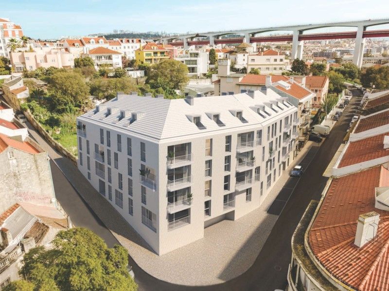 apartment 5 Rooms for sale on Lisboa (1300)