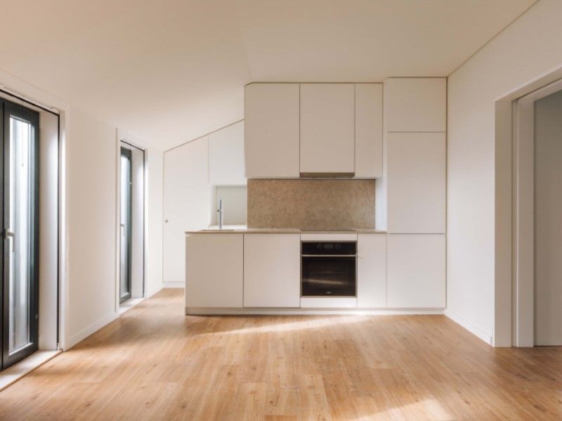 business premises 3 Rooms for sale on Lisboa (1300)