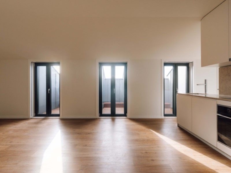 business premises 3 Rooms for sale on Lisboa (1300)