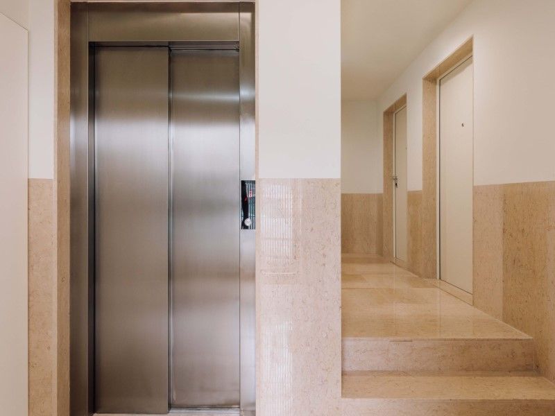 business premises 3 Rooms for sale on Lisboa (1300)