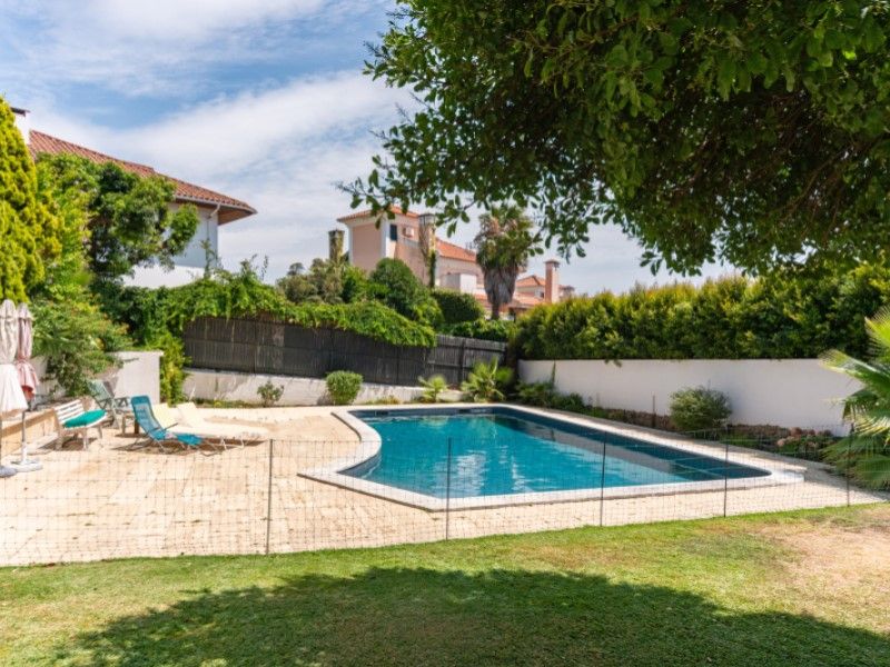 house 16 Rooms for sale on Cascais (2765)