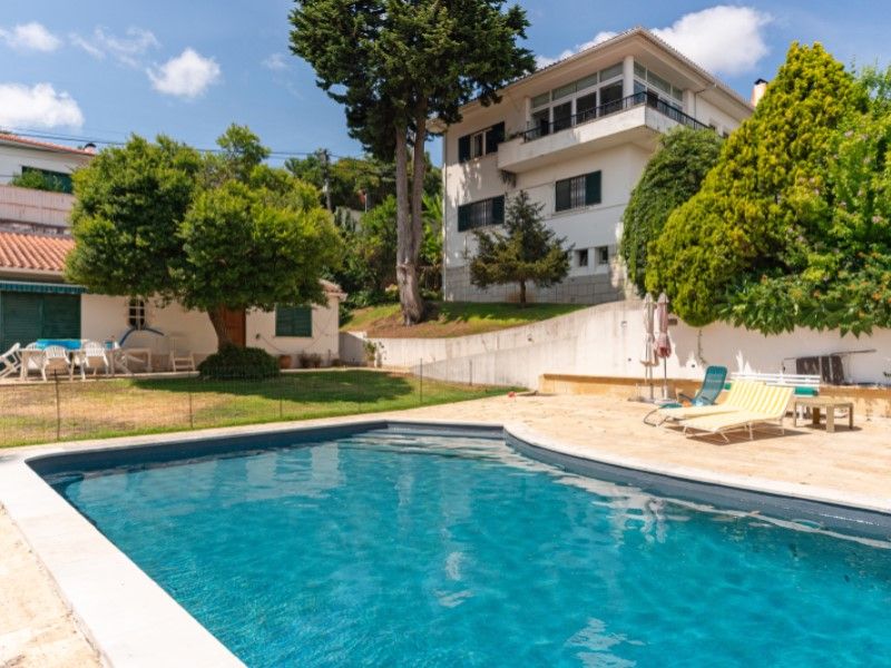 house 16 Rooms for sale on Cascais (2765)