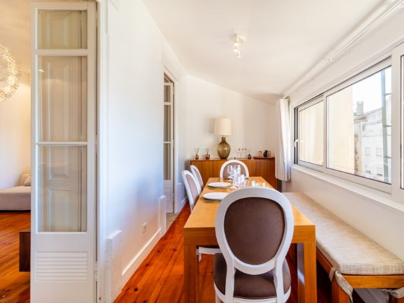 apartment 6 Rooms for sale on Lisboa (1150)