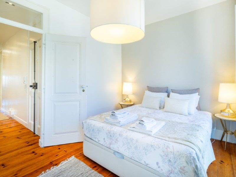 apartment 6 Rooms for sale on Lisboa (1150)