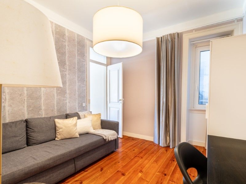 apartment 6 Rooms for sale on Lisboa (1150)