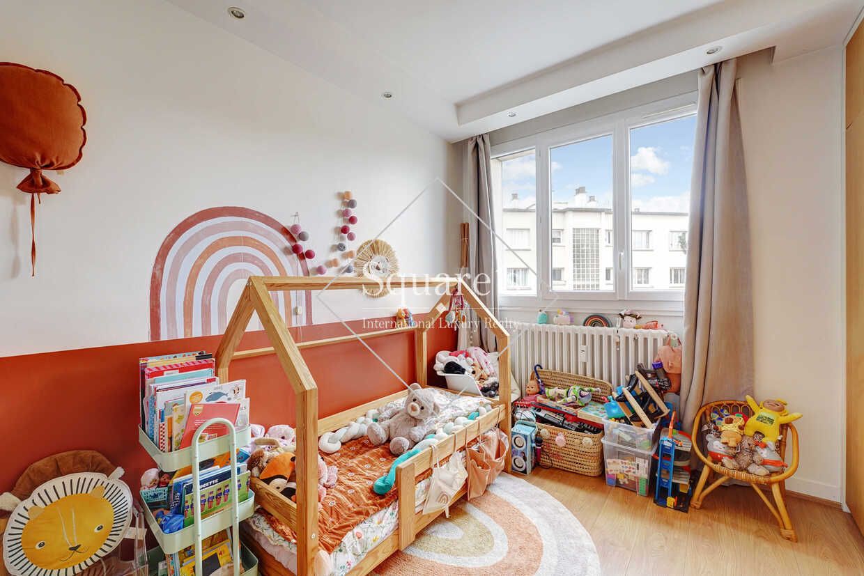 apartment 4 Rooms for sale on Neuilly-sur-Seine (92200)