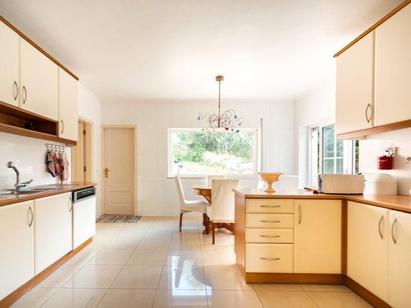 house 9 Rooms for sale on Sintra (2710)