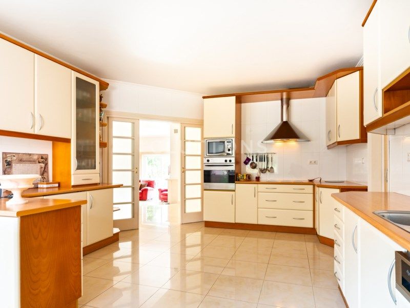 house 9 Rooms for sale on Sintra (2710)