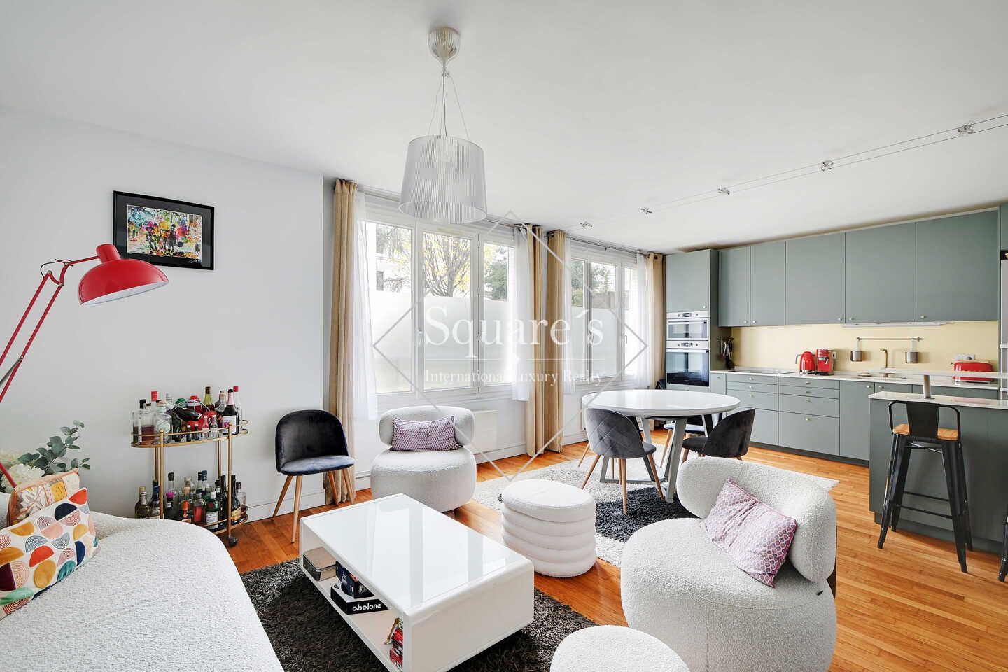 apartment 5 Rooms for sale on Neuilly-sur-Seine (92200)