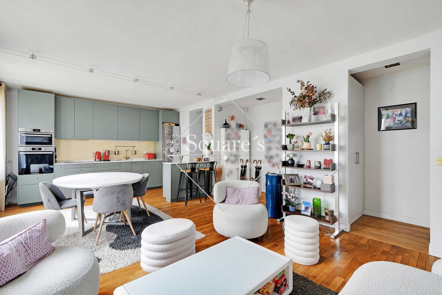 apartment 5 Rooms for sale on Neuilly-sur-Seine (92200)