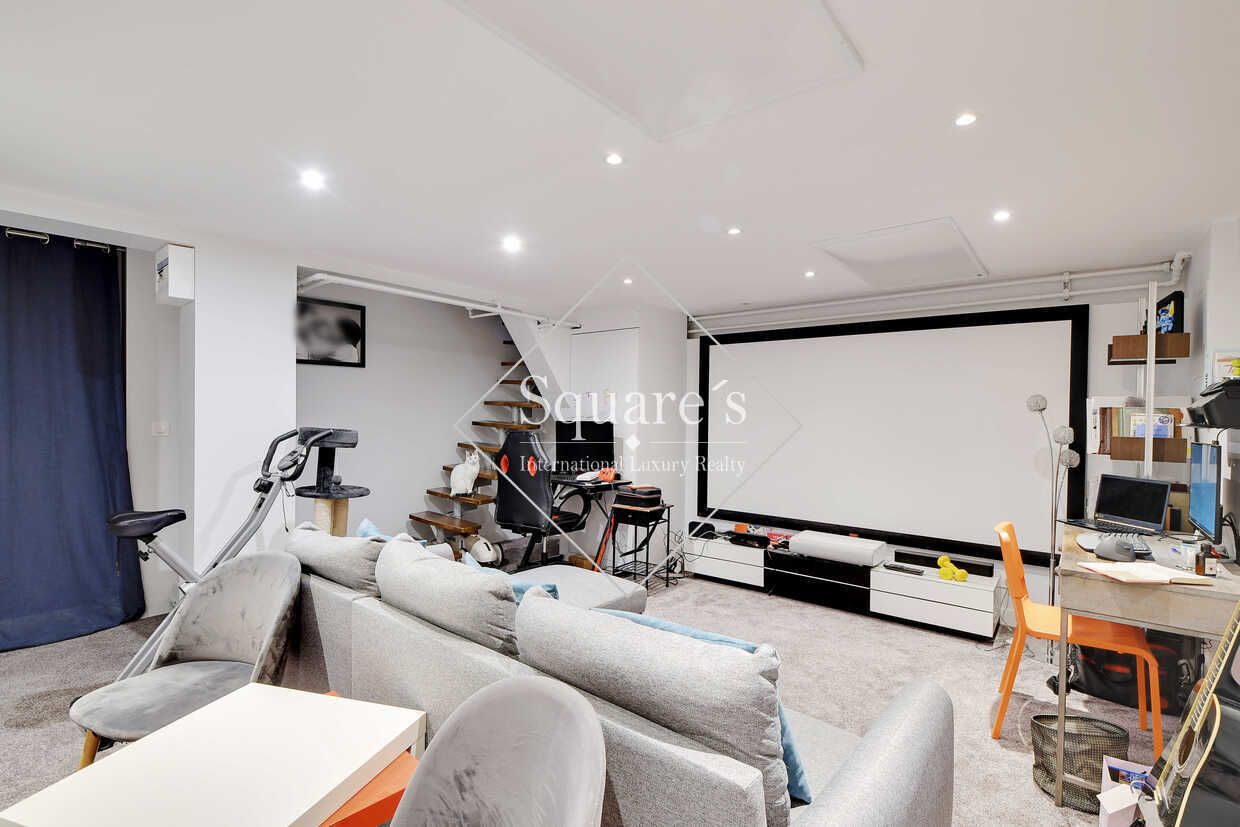 apartment 5 Rooms for sale on Neuilly-sur-Seine (92200)