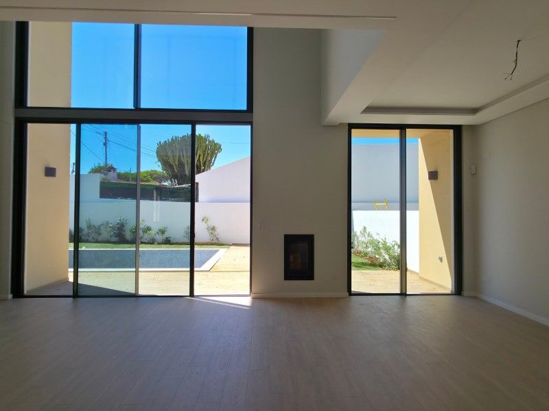 house 10 Rooms for sale on Cascais (2755)