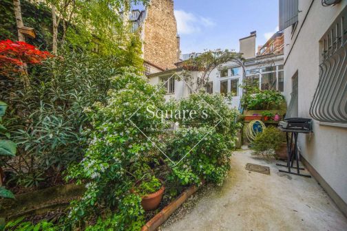 Sale Apartment Paris 10ème 5&nbsp;Rooms 141&nbsp;m²