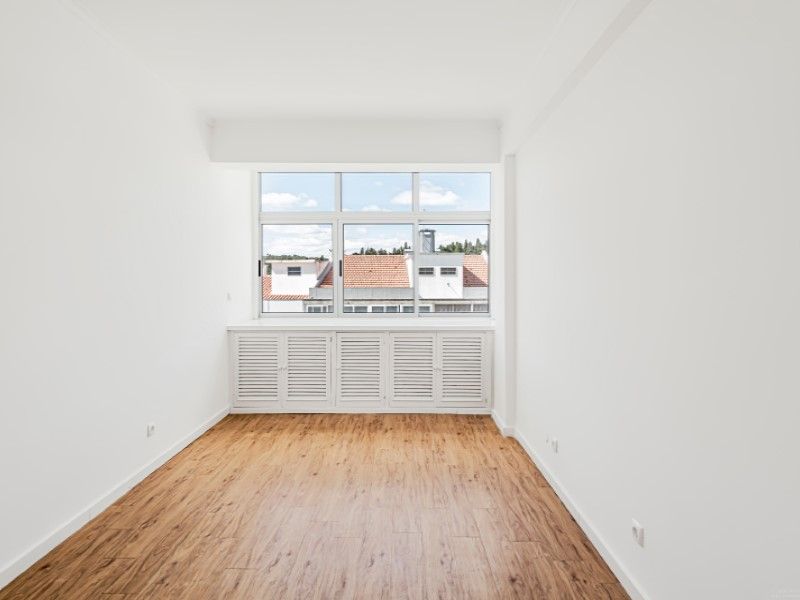 apartment 5 Rooms for sale on Lisboa (1350)