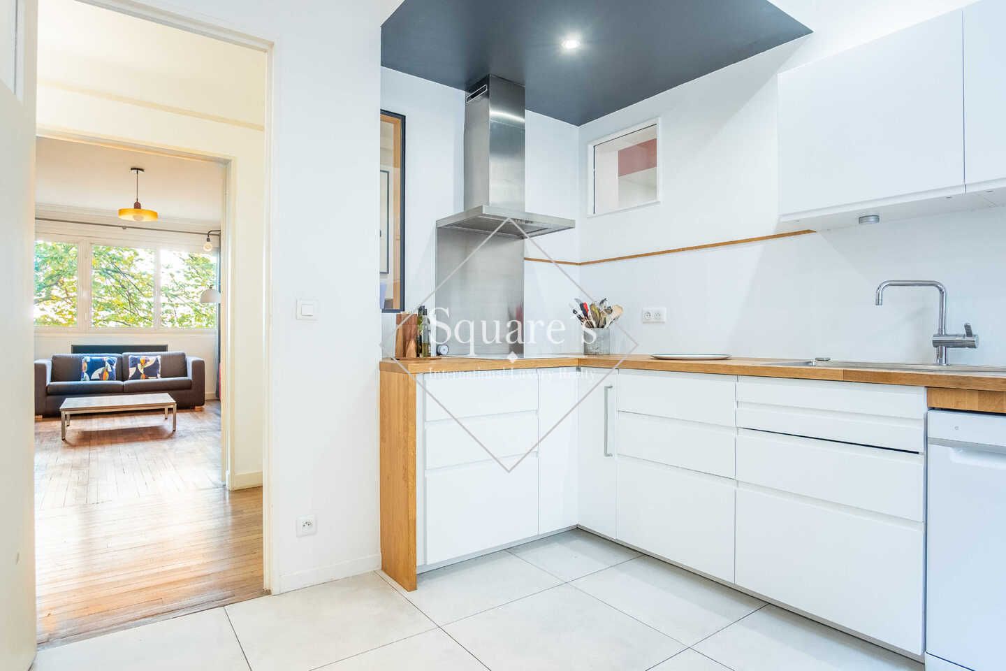 apartment 5 Rooms for sale on Paris 15ème (75015)