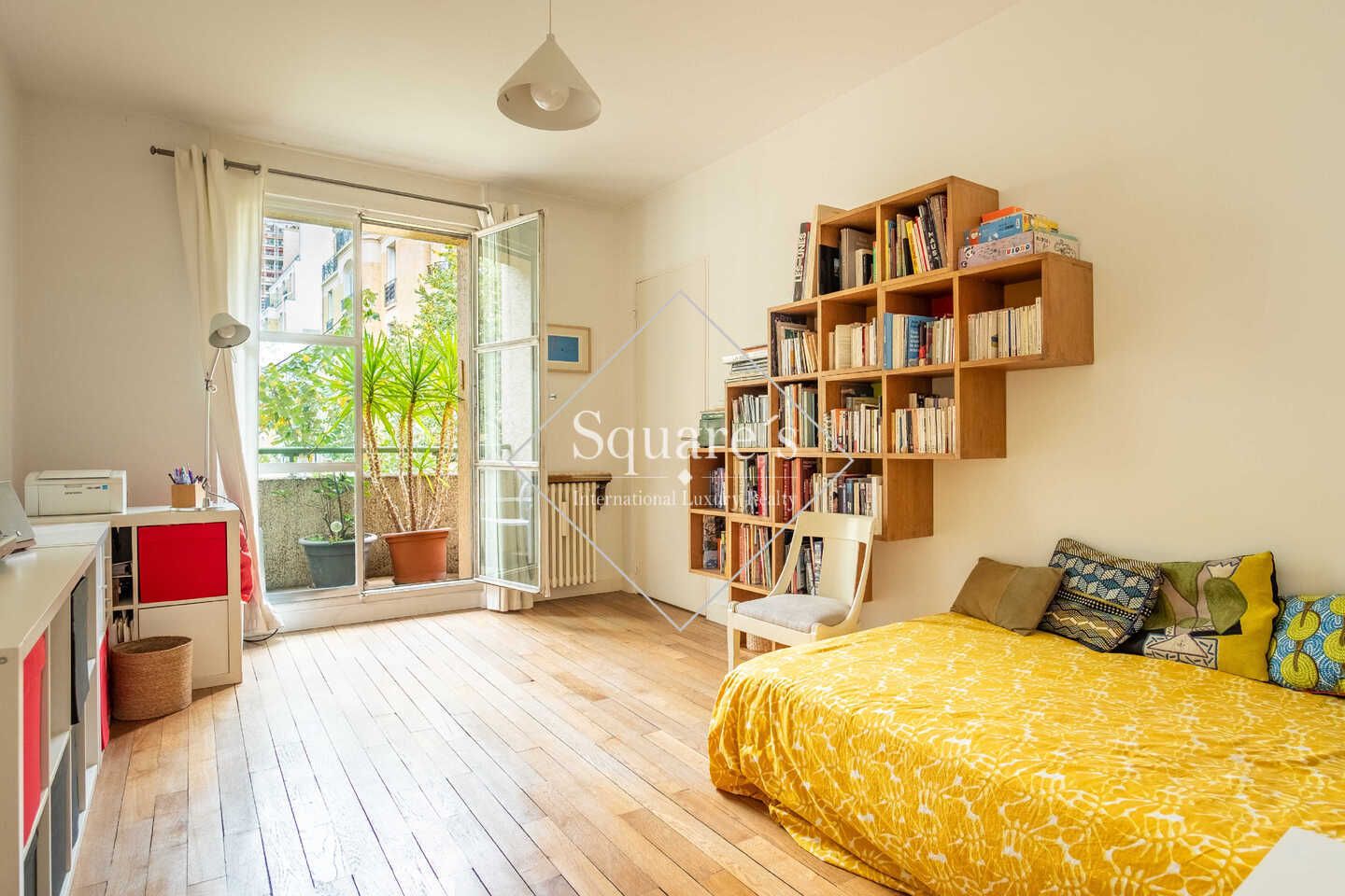 apartment 5 Rooms for sale on Paris 15ème (75015)