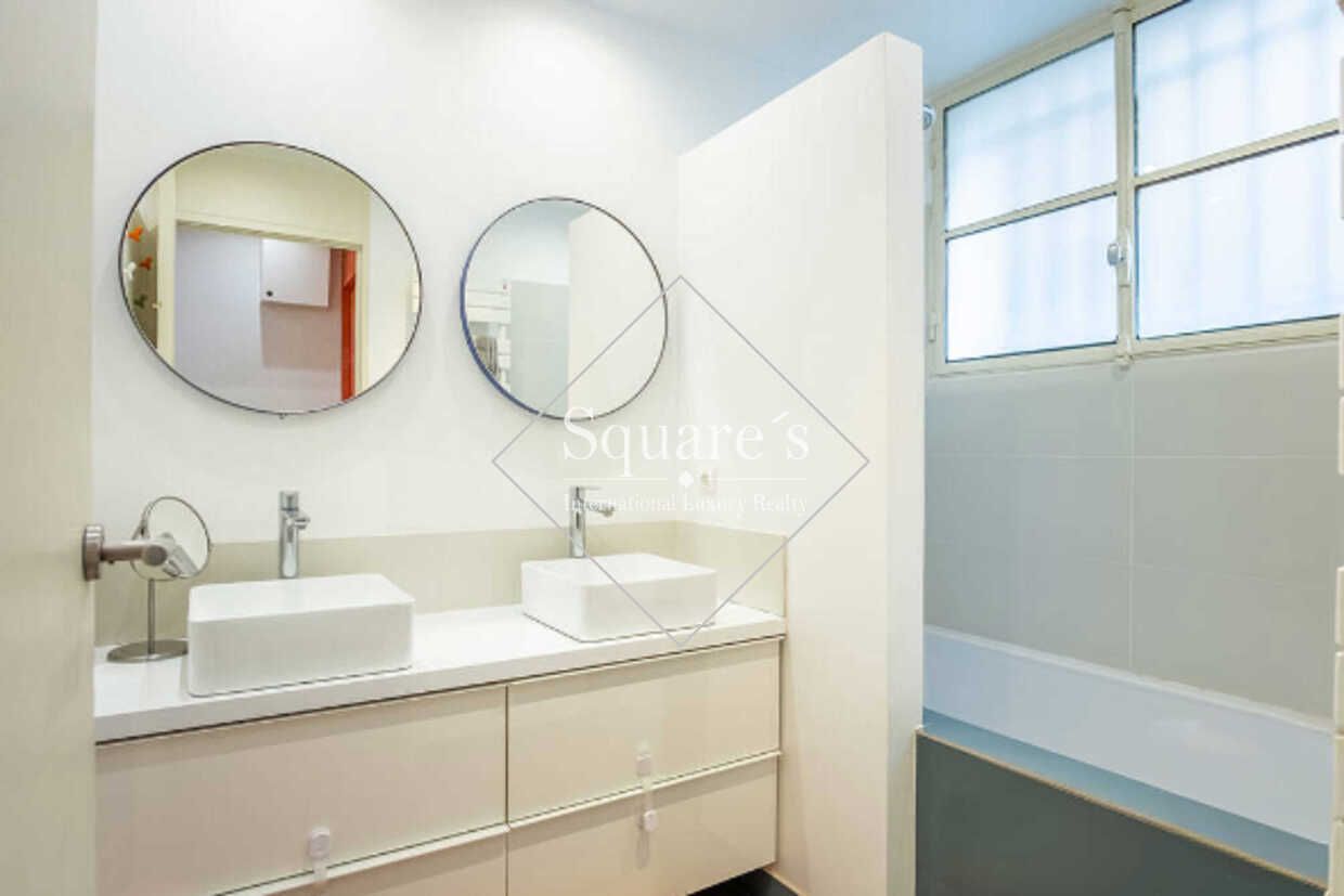 apartment 5 Rooms for sale on Paris 15ème (75015)