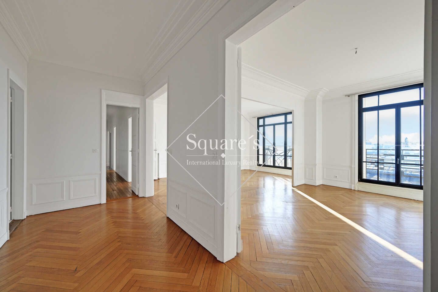 apartment 5 Rooms for sale on Neuilly-sur-Seine (92200)