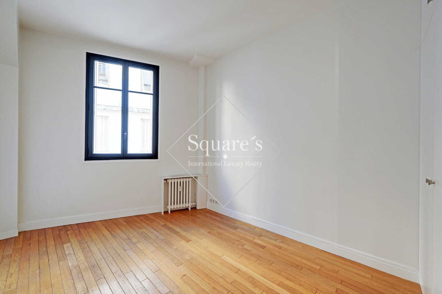 apartment 5 Rooms for sale on Neuilly-sur-Seine (92200)